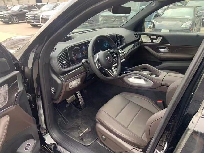 2022款奔馳GLS450三排七座現(xiàn)車(chē)內(nèi)外實(shí)拍