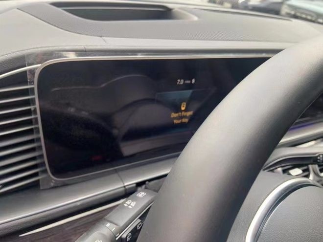 2022款奔馳GLS450三排七座現(xiàn)車(chē)內(nèi)外實(shí)拍