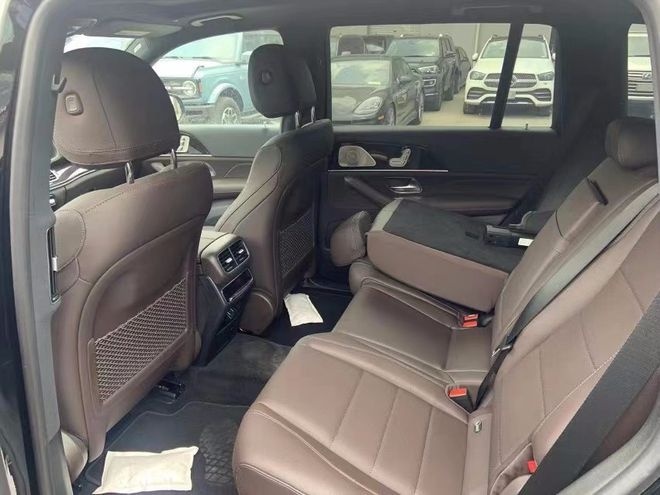 2022款奔馳GLS450三排七座現(xiàn)車(chē)內(nèi)外實(shí)拍
